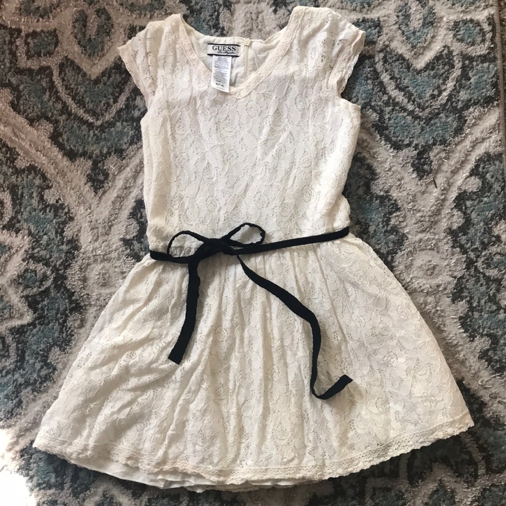 Girls guess off white lace dress small (7-8)